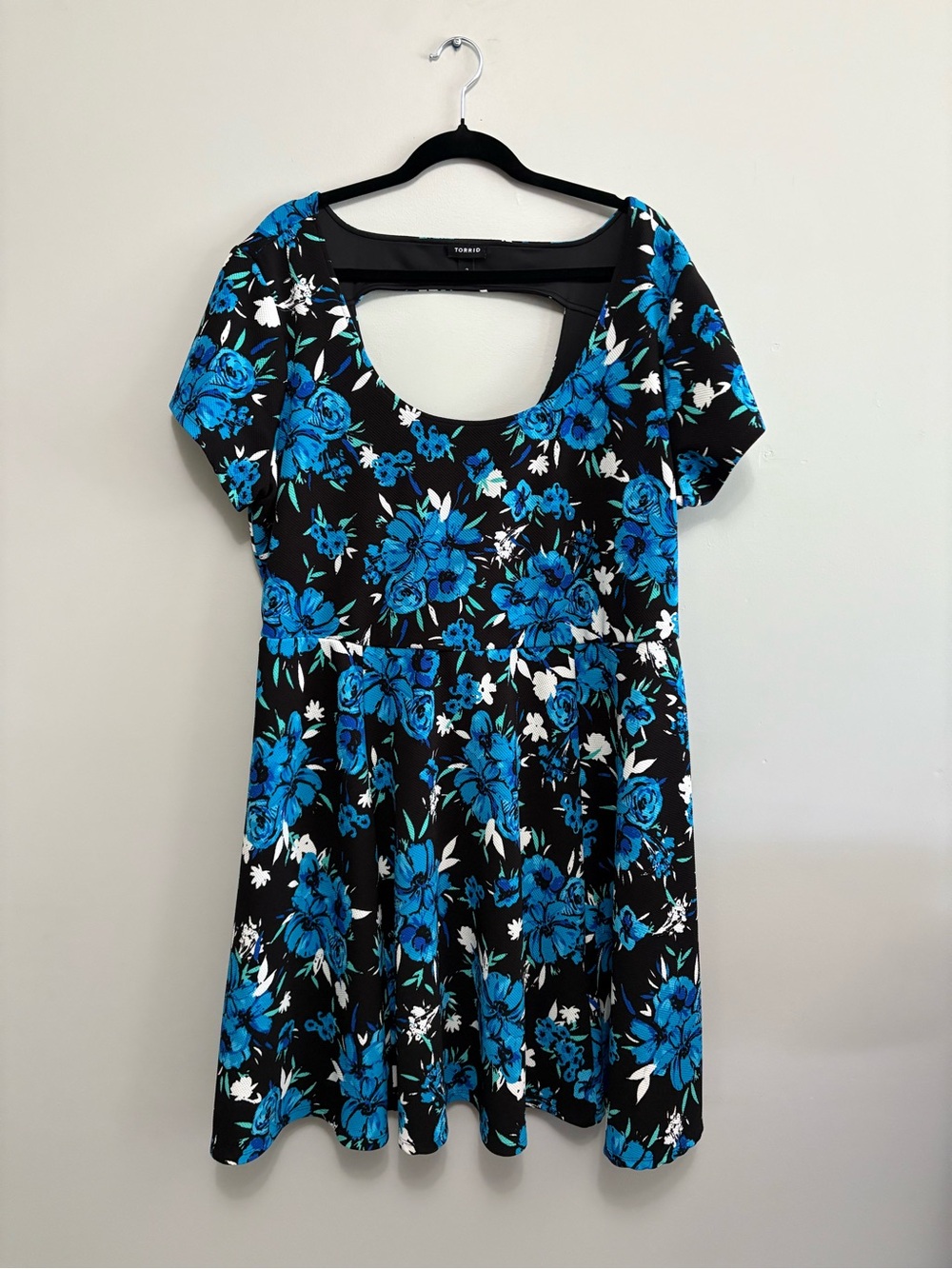 Torrid Black and Blue Floral Spring Summer Dress Size 3X XXL